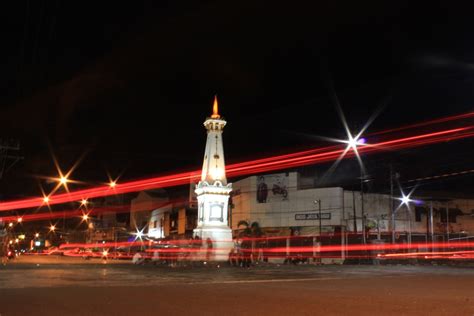 Tugu Jogja By Nunaechie On Deviantart