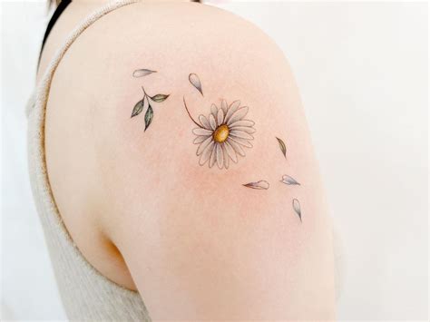 Daisy Tattoo Ideas For Women Photos