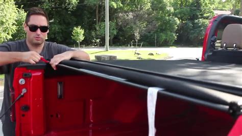 How To Remove The Tonneau Cover On Jeep Gladiator Truck Youtube