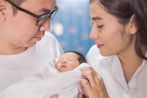 Bagaimana Cara Memilih Dot Bayi Baru Lahir?