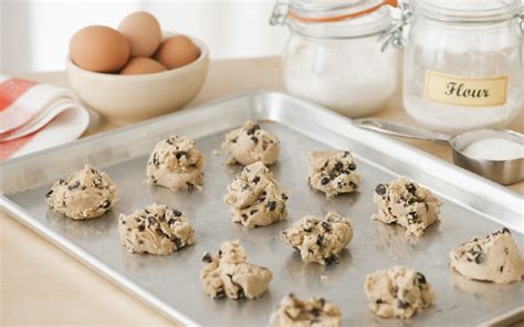 I feel like i could eat way more cookie dough than i could eat cookies, so maybe it would be better to actually bake these and then slowly work my way through 72. Pillsbury Makes Their Cookie Dough Edible Raw | Mix 94.1