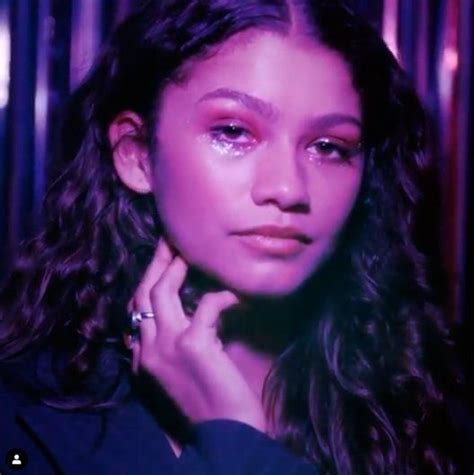 Euphoria aesthetic jules | euphoria, angel costume, zendaya. All the"Euphoria" Makeup Looks From Season One & What They ...