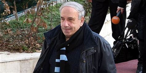 Yök başkanı arasındaki kriz, yüksek öğretim camiasındaki gürüz muhaliflerini hareketlendirdi. YÖK Eski Başkanı Kemal Gürüz intihara teşebbüs etti