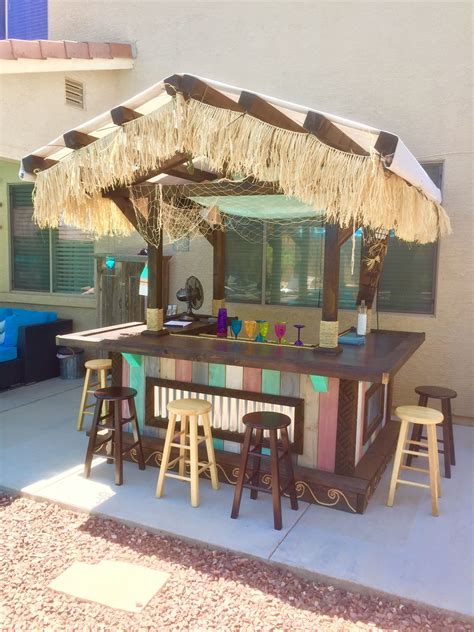 Inexpensive outdoor bar ideas on how you can turn something as simple as a potting bench into a functional outdoor bar. 20+ Best Creative Patio/ Outdoor Bar Ideas For Remodel at ...