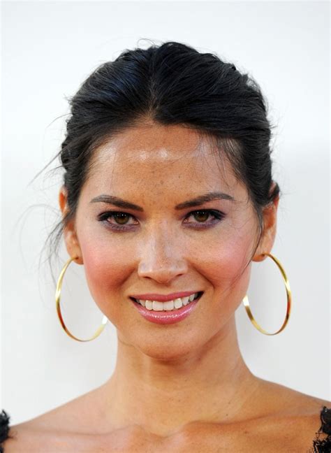 Olivia Munn Opens Up About Disorder I Rip Out My Eyelashes