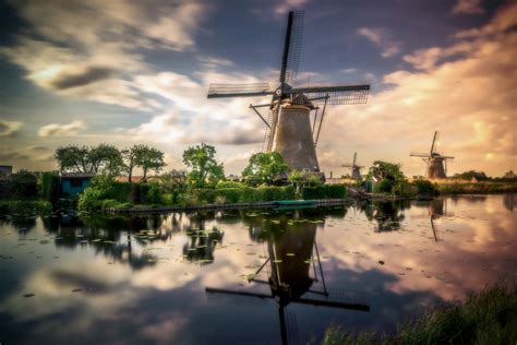 Kinderdijk Holland Scenic And Charming Little Place To Have Sneak