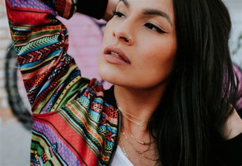 Indigenous Women In Canada Reclaim Their Image In Photo Blog Womens Enews