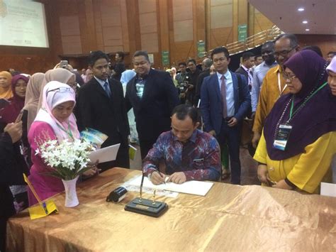 Falsafah pendidikan kebangsaan (fpk) dahulunya disebut falsafah pendidikan negara (fpn) merupakan dasar kepada pendidikan di malaysia. Falsafah Pendidikan Kebangsaan Perlu Diperhebatkan - Dr ...