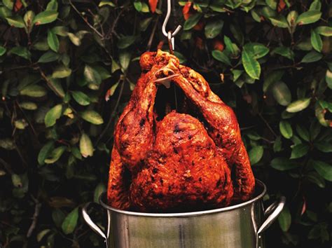 deep fried turkeys don t let your holiday go up in flames