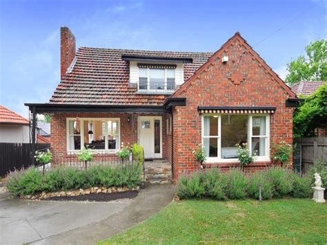 If you are contemplating building one in your own backyard be sure that the area will be level before you start building your brick grill. Post-War Cream Brick Homes : Buildings and Architecture ...