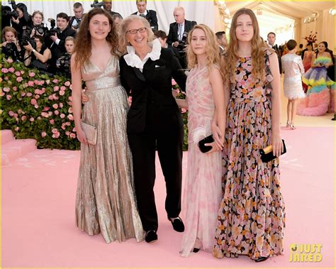 Annie Leibovitz And Daughters 2019 Met Gala
