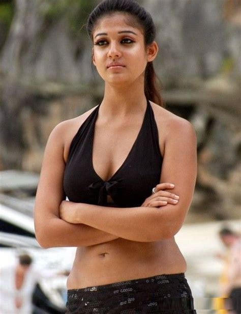 Sexy Tamil Celebrity Super Actress Nayanthara Hot Navel Show Hot