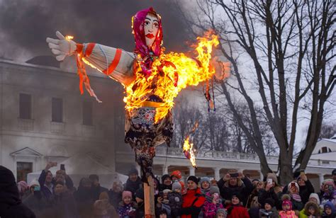 In Photos Russians Welcome Winters End With Maslenitsa Festivities