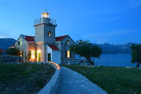 5 Beach House Airbnbs That Are Actually Lighthouses Photos