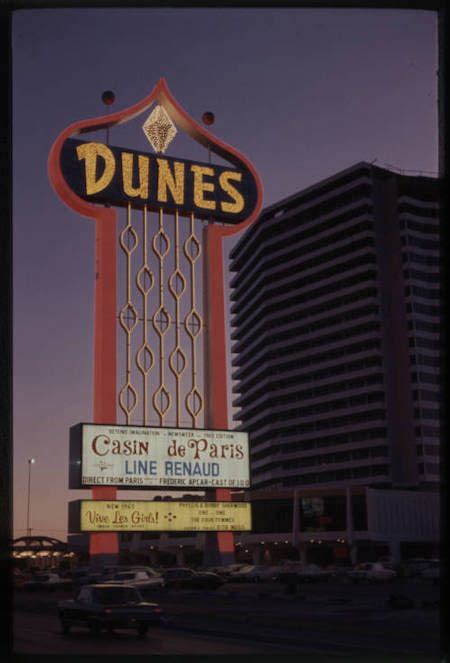 Pylon Signage Hotel Signage Neon Museum Las Vegas Museums In Las