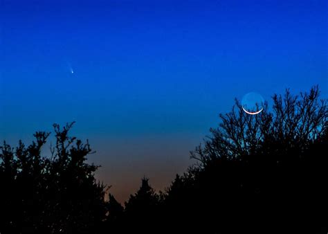 Comet Panstarrs Near Last Nights Moon On Earthsky Todays Image