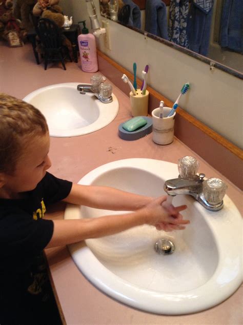 Tips for teaching your kids to wash their hands • AnswerLine • Iowa ...