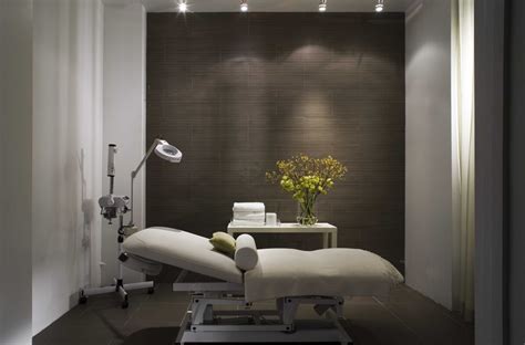 Grey And White Esthetician Room Decor Spa Treatment Room Beauty