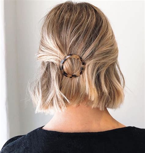 A half up half down hairstyle is for those who love to experiment with their looks. 50 Trendiest Half-Up Half-Down Hairstyles for 2021 - Hair ...