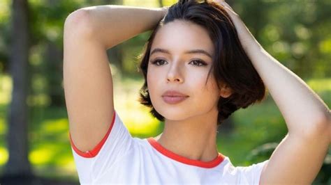 Ángela Aguilar sorprende con make up natural perfecto para el verano
