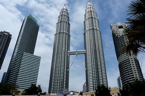 This video contain some description about implementation of sustainable construction in malaysia. Sustainability in Malaysia: Bolted on, or built in ...