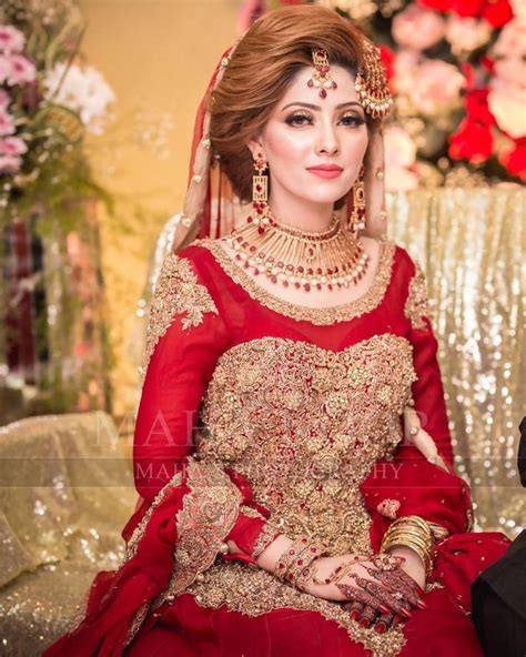 brides dulhan from pakistan and india mostly on their barat day wedding day leave to her