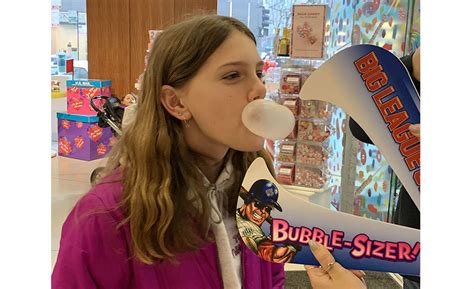 Big League Chew Dylans Candy Bar Partner To Celebrate National Bubble
