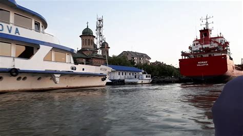 Are o populație de 3.663 de locuitori. Delta Dunării Sulina - YouTube