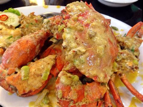Kepiting Telur Asin 😋 @Apong Seafood Resto, Makassar | Makanan