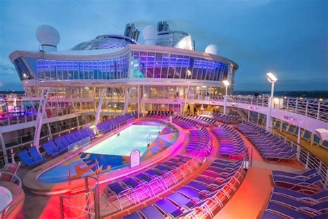 What Its Like On The Worlds Biggest Cruise Ship