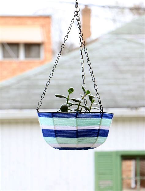 Cool Diy Inpso Build A Wire Basket Frame And Then Wrap Yarn Twine