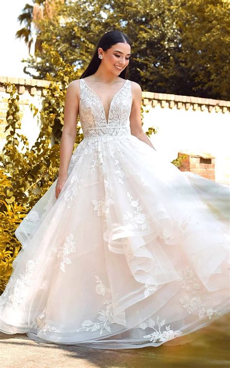 Essense Of Australia D Sample Wedding Dress Save Stillwhite