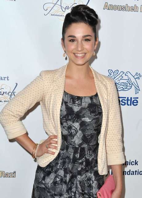 Molly Ephraim Bra Size Age Weight Height Measurements Celebrity Sizes