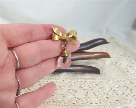 Vintage Mustard Seed Brooch Brass Bow En Tremblant Trembler Brooch Etsy