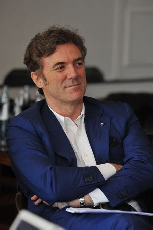 Delegato di terna parla del cavo che collegherà capri alla terraferma per la. Flavio Cattaneo, Terna presenta il nuovo piano ...