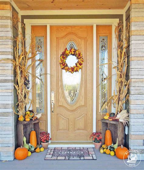 Fall Entryway Decorating Ideas Using Natural Materials
