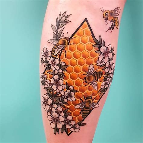 𝐃𝐑𝐄𝐀 𝐃𝐀𝐑𝐋𝐈𝐍𝐆 𝐓𝐀𝐓𝐓𝐎𝐎 On Instagram Honeybees Honeycomb And Tea Tree