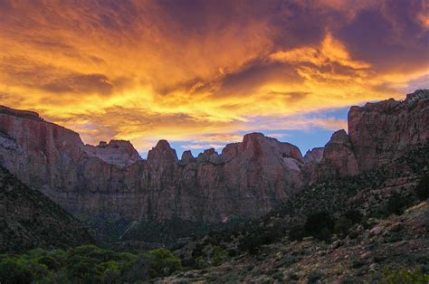 Dusk And Sunset Skies Over Zion National Park Utah Image Free Stock