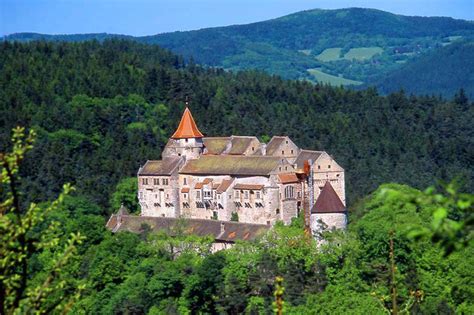 Yelp is a fun and easy way to find, recommend and talk about what's great and not so great in pernštejn and beyond. Hrad Pernštejn | mramorový hrad ze 16. století - Galerie ...
