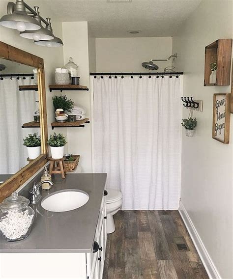 30 Popular Farmhouse Small Bathroom Decorating Ideas