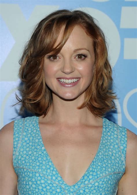 Nothing beats the versatility of medium length hair. Jayma Mays Chic Simple Easy Mid Length Wavy Haircut for ...