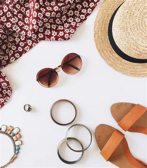 Why it's good to have more accessories than clothes