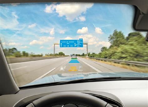 Decoding The Application Of Augmented Reality In Automotive Heads Up