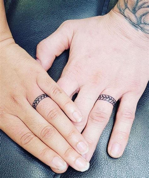 30 Pretty Wedding Band Tattoos You Will Love Finger Tattoos For