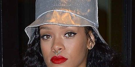 Rihanna Got A Septum Piercing