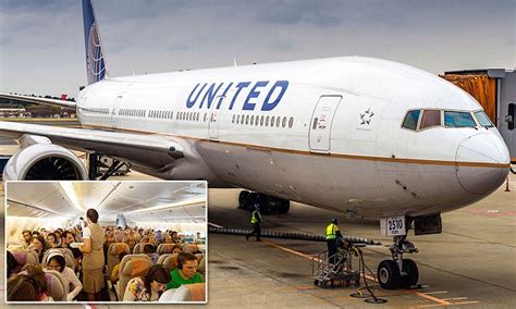 United Airlines Considers Squeezing Almost More Seats Onto Boeing Hot