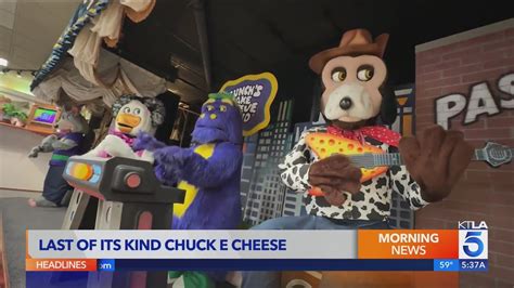 Exclusive Tour The Last Chuck E Cheese With An Original Animatronic