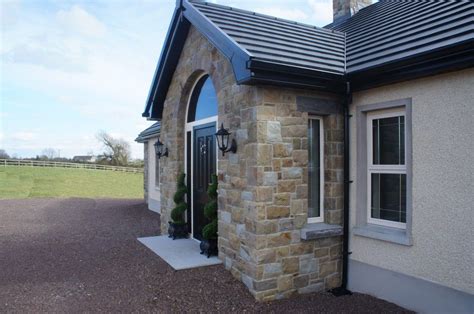 Donegal Sandstone With Plinth Detail Coolestone Stone Importers