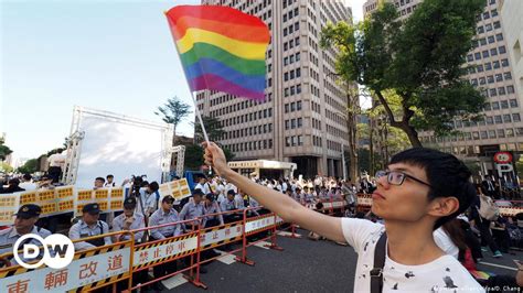 Taiwan Debates Same Sex Marriage Dw 05 16 2017