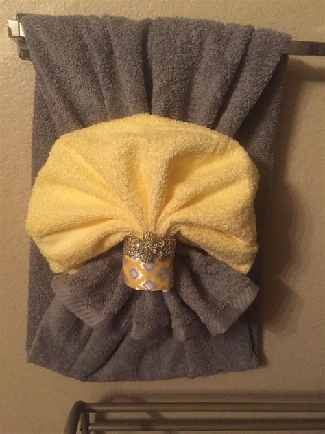 One solution for decorating a beautiful bathroom is to choose the right bathroom tiles. Towel deco | Bathroom towel decor, Fancy towels ...